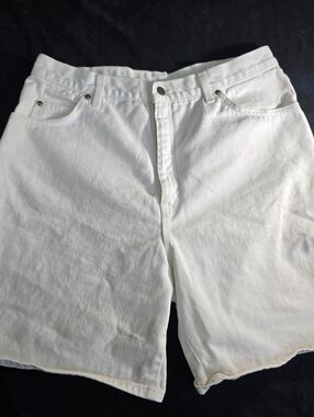 Vintage Levi's Native Blue White Denin Shorts Made in USA High Waist Size 18